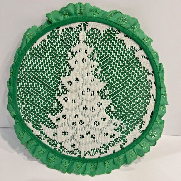 Vintage Lace Hoop Wall Art Hanging, Christmas Tree, Crochet Embroidery Hoop 9" - Picture 1 of 6
